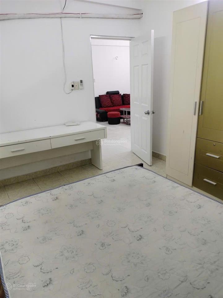 Chính chủ cho thuê căn 2 pn, 1 wc, cc số 1 tôn thất thuyết, p1 q4. nhà đẹp, thoáng mát. đủ nội thất