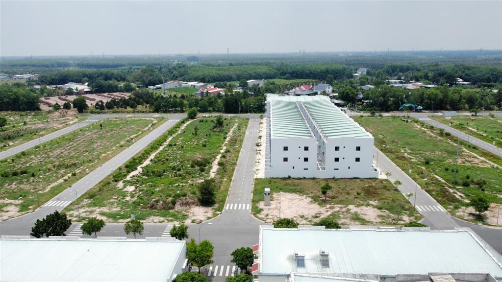 Nhà sẵn nằm trong cn phước đông 1.7 tỷ/căn 1 trệt1 lâu 4*16 sang tên công chứng ngay hỗ trợ vay 70%