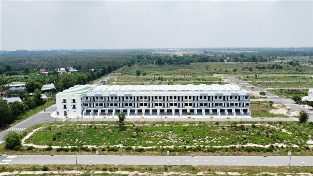 Nhà sẵn nằm trong cn phước đông 1.7 tỷ/căn 1 trệt1 lâu 4*16 sang tên công chứng ngay hỗ trợ vay 70%