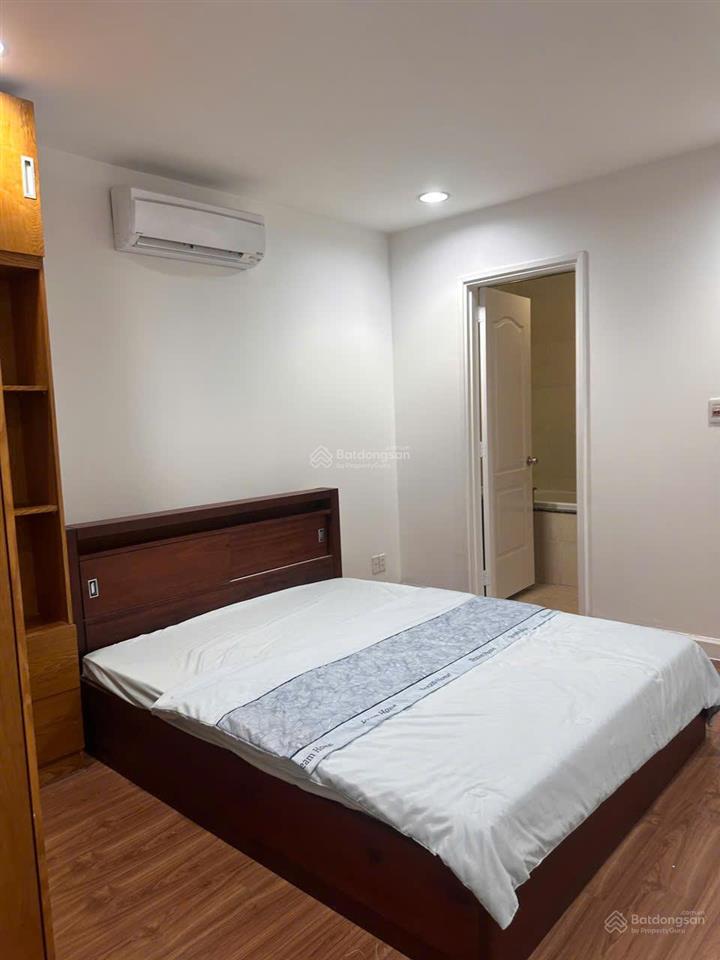 Chính chủ bán không qua môi giới căn c02.17, lô c, rộng 86 m2, giá 2,9 tỷ, có sẵn sổ hồng