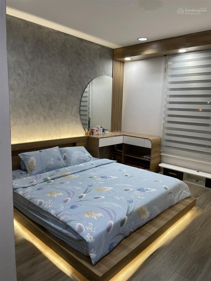 Cho thuê căn 2 phòng ngủ rộng 105m2 có đầy đủ nội thất giá 8.5 triệu/tháng.  0907 383 ***