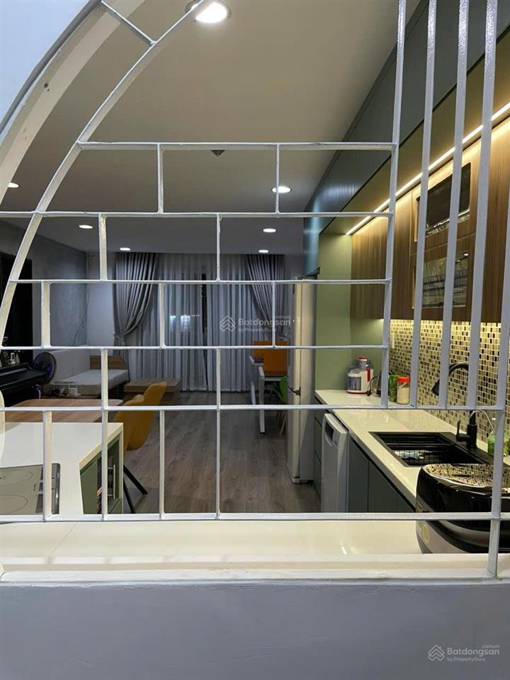 Cho thuê căn 2 phòng ngủ rộng 105m2 có đầy đủ nội thất giá 8.5 triệu/tháng.  0907 383 ***