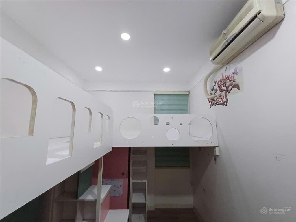 Cho thuê căn 2 phòng ngủ rộng 105m2 có đầy đủ nội thất giá 8.5 triệu/tháng.  0907 383 ***