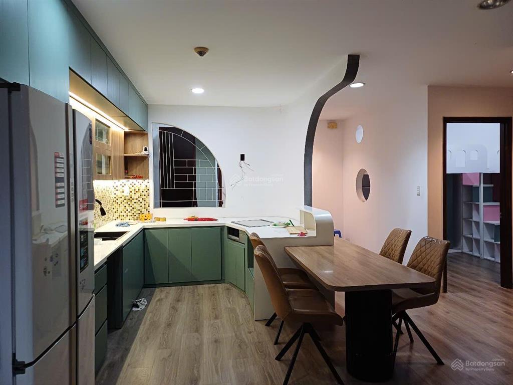 Cho thuê căn 2 phòng ngủ rộng 105m2 có đầy đủ nội thất giá 8.5 triệu/tháng.  0907 383 ***