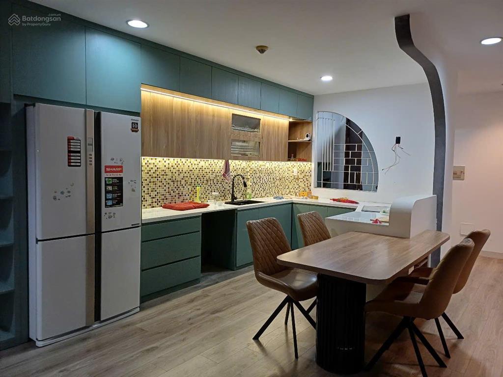 Cho thuê căn 2 phòng ngủ rộng 105m2 có đầy đủ nội thất giá 8.5 triệu/tháng.  0907 383 ***