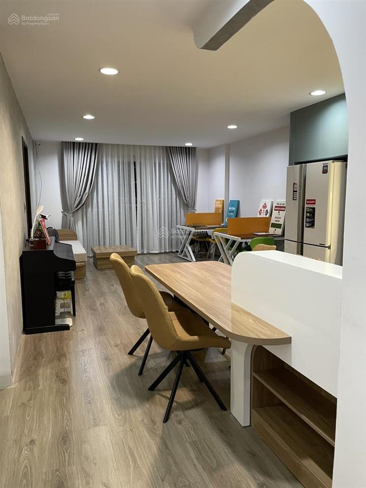 Cho thuê căn 2 phòng ngủ rộng 105m2 có đầy đủ nội thất giá 8.5 triệu/tháng.  0907 383 ***