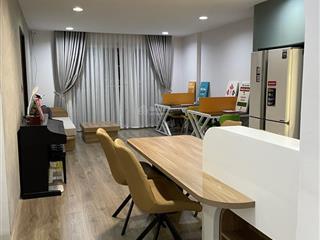 Cho thuê căn 2 phòng ngủ rộng 105m2 có đầy đủ nội thất giá 8.5 triệu/tháng.  0907 383 ***