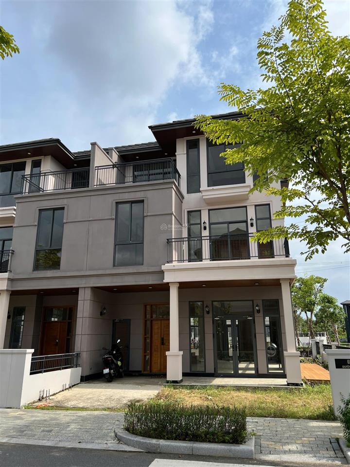 Bán biệt thự zeitgeist city 200m2  25 tỷ hỗ trợ xem thực tế 0909 467 ***