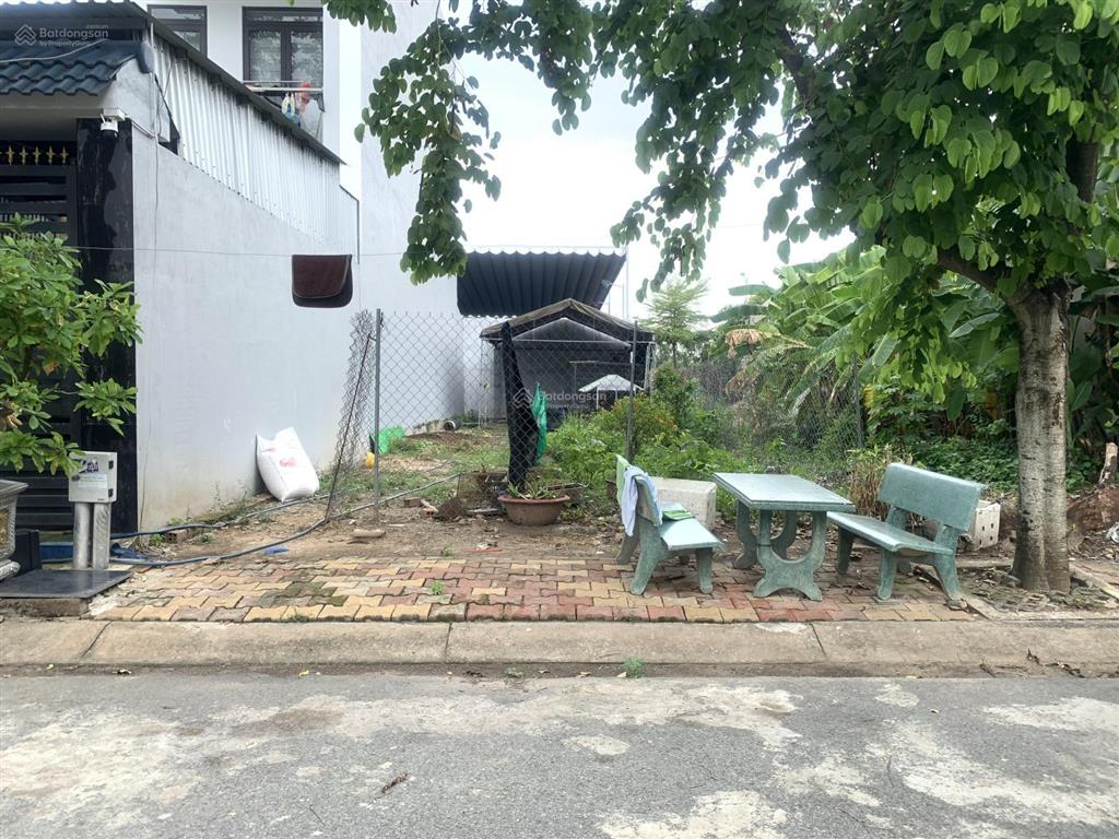 Bán lô đất kề góc 150m² full thổ cư  đường rộng 16m  khu nhà phố sát chợ đầu mối  giá 6 tỷ 75