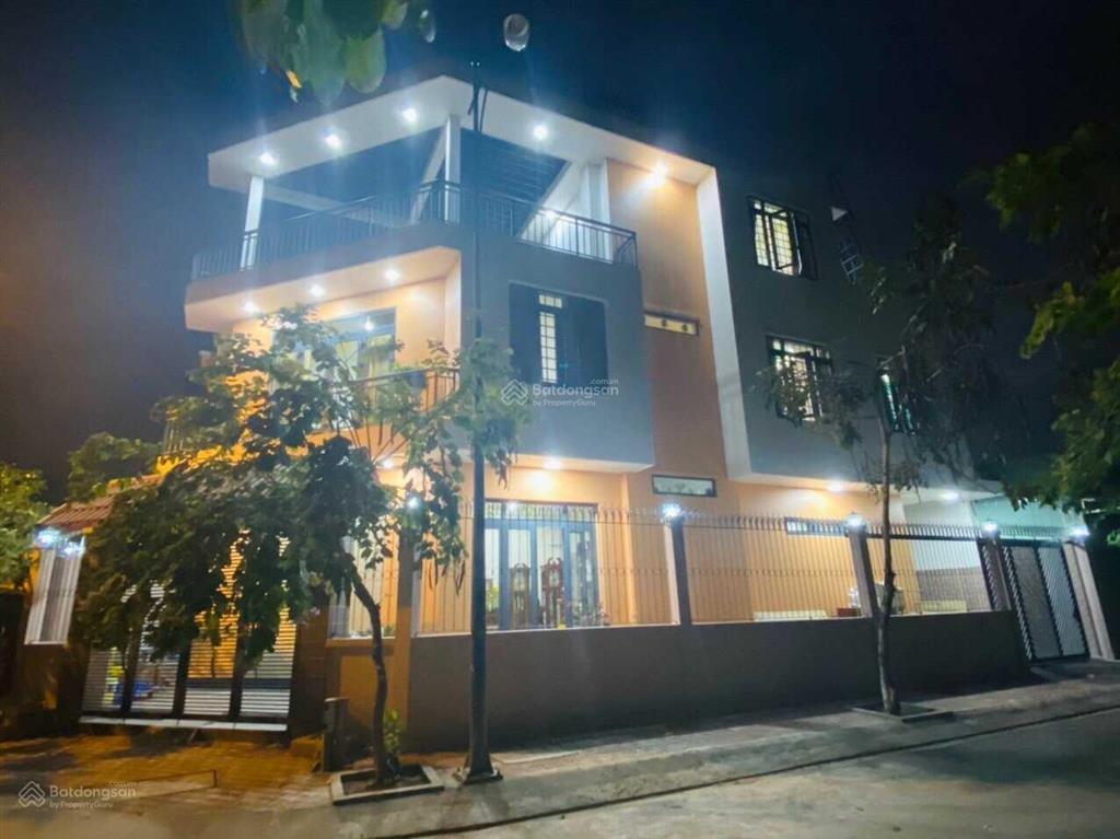 Bán nhà góc đang ở 7x20m tổng 127,5m2 3 tầng kiên cố khu biệt thự ngay ql13 bán 6.65 tỷ