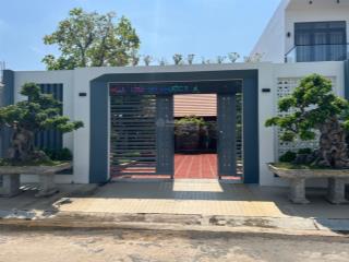 Bán biệt thự vườn giá 9,2 tỷ, 220 m2full thổ cư  mặt tiền đường 12m view sông  bờ kè rộng thoáng