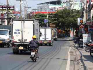 Bán nhà mặt tiền đường chính kinh doanh rộng 22m vỉa hè 3m  6x23 full thổ cư  dân cư ở kín