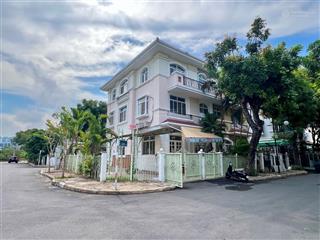 Bán biệt thự góc 3 mặt tiền mỹ giang 1b, phú mỹ hưng vị trí đắc địa siêu hiếm có
