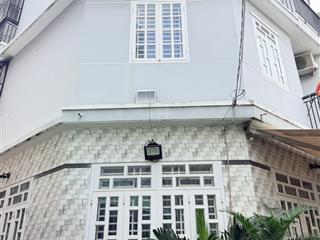 Hiếm căn góc 2 mặt tiền hẻm xe hơi q2 giá rẻ