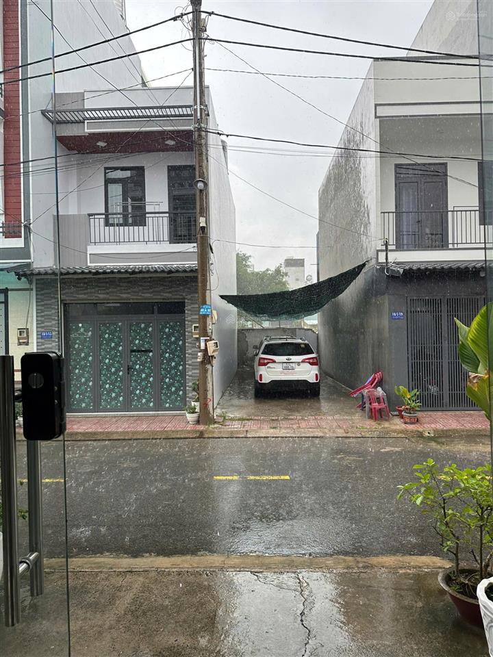 Còn vài lô giá tốt đường hoàng hữu nam, chỉ 4,5 tỷ, vị trí đẹp, đầy đủ tiện ích xung quanh