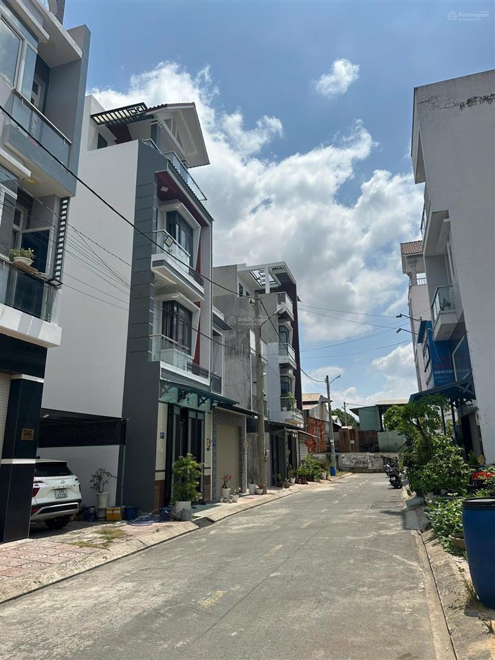 Còn vài lô giá tốt đường hoàng hữu nam, chỉ 4,5 tỷ, vị trí đẹp, đầy đủ tiện ích xung quanh