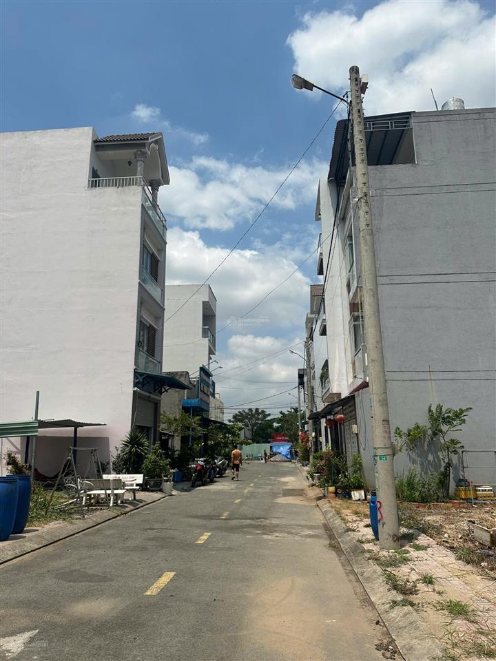 Còn vài lô giá tốt đường hoàng hữu nam, chỉ 4,5 tỷ, vị trí đẹp, đầy đủ tiện ích xung quanh