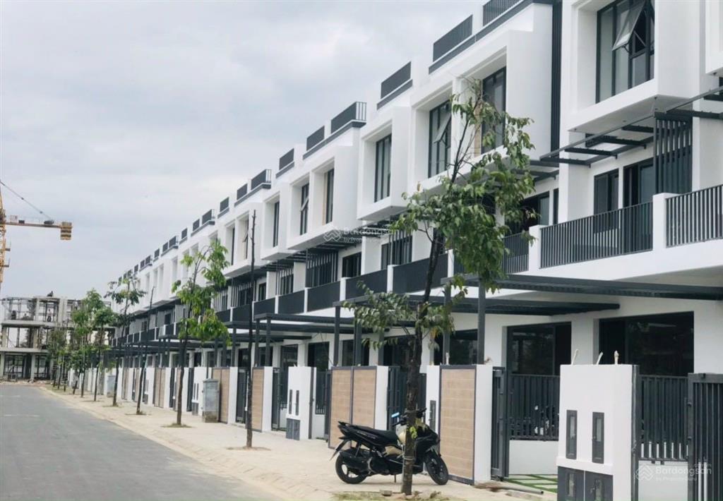 Cho thuê nhà phố 5x20m, tại khu đô thị mới đông tăng long q9