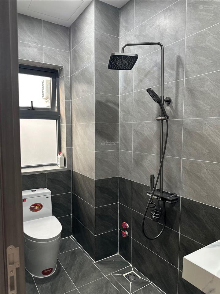 Cho thuê nhà thô 1 trệt 2 lầu 100m2, nhà 4 phòng ngủ 5 tolet 1 phòng khách và 1 bếp, giá 14tr/tháng
