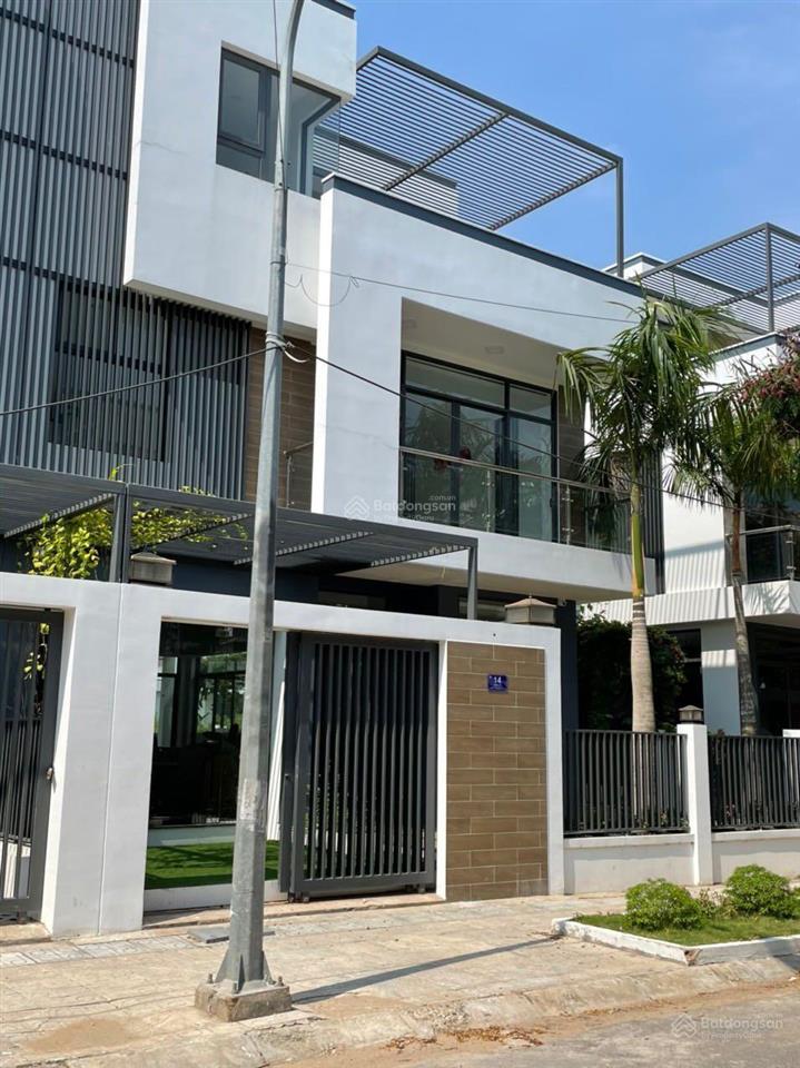 Cần tiền bán nhanh căn biệt thự 320m2 đã hoàn thiện đang cho công ty nước ngoài thuê giá bán 24,5ty