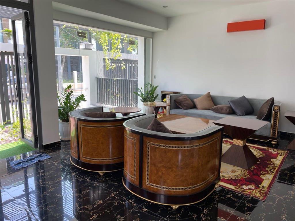 Cần tiền bán nhanh căn biệt thự 320m2 đã hoàn thiện đang cho công ty nước ngoài thuê giá bán 24,5ty