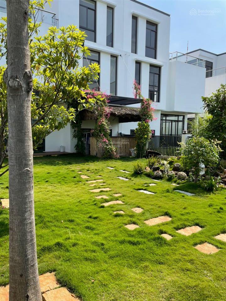 Cần tiền bán nhanh căn biệt thự 320m2 đã hoàn thiện đang cho công ty nước ngoài thuê giá bán 24,5ty