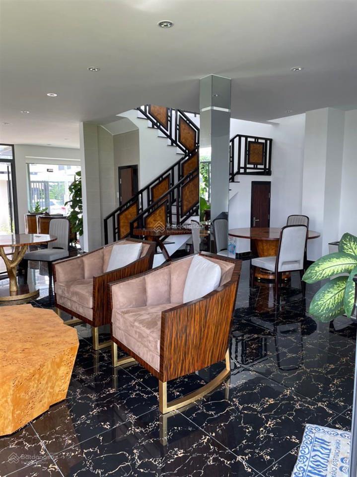 Cần tiền bán nhanh căn biệt thự 320m2 đã hoàn thiện đang cho công ty nước ngoài thuê giá bán 24,5ty