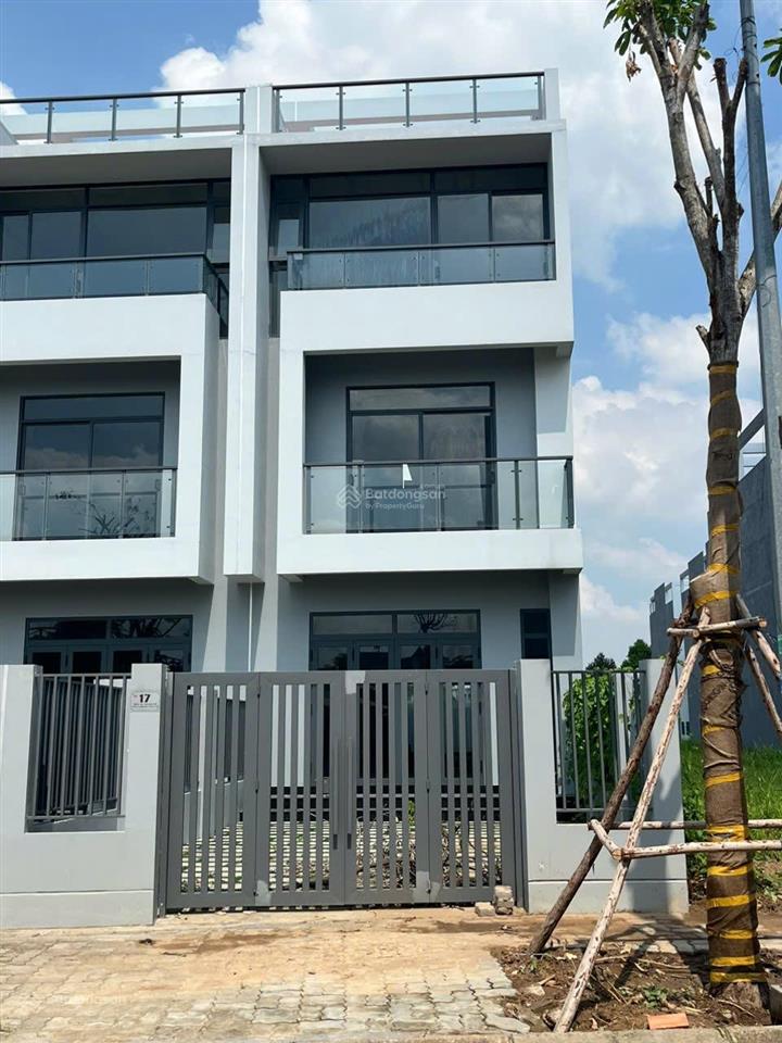 Chính chủ đầu tư bán căn nhà 136m2 hướng nam thoáng mát giá chỉ 9tỷ738, 1trệt 2 lầu 1tum