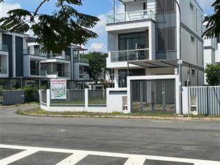 Cần tiền nên bán gấp một căn bt góc dt 275.5m2 ngay bên công viên đường 23m giá chỉ 21.5 tỷ