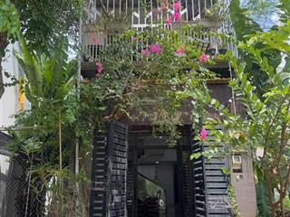 Cho thuê nhà 3 tầng. cạnh vinhomes