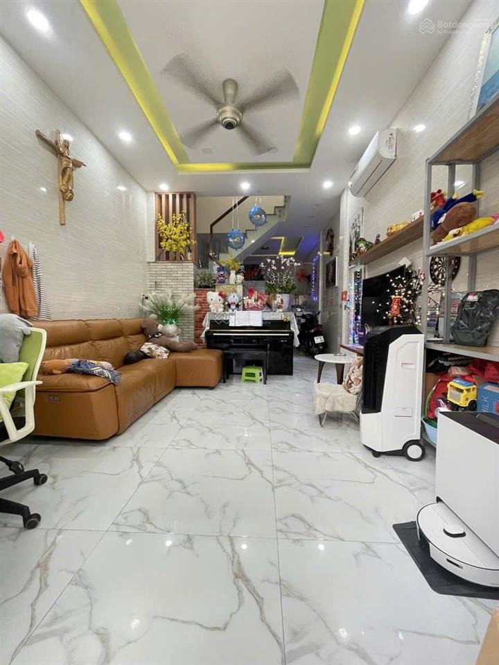 Bán nhà đẹp lạc long quân nở hậu nhẹ 3 tầng 62m, 3pn giá chỉ 7.5 tỷ,