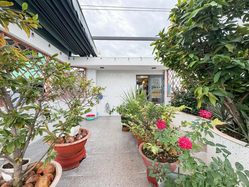 Bán biệt thự 5 tầng, đất 310m2, có hồ bơi, thang máy, gara ô tô, ngay trung tâm bình thạnh. 49.5tỷ