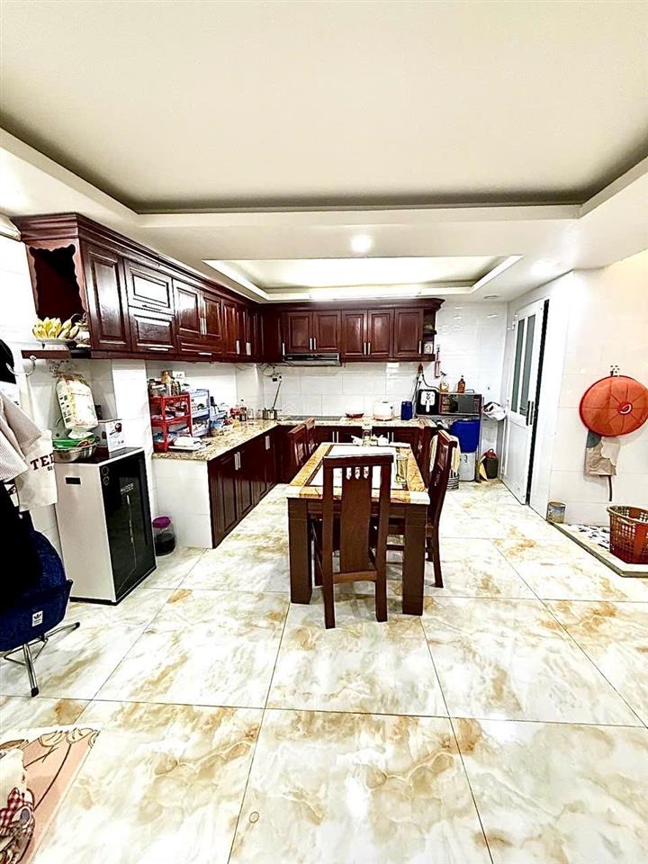 Bán gấp nhà lý thường kiệt giáp q10, hẻm xe hơi tránh, 81m2(5.4x15m) sổ a4, 5 tầng.chỉ 16.5 tỷ