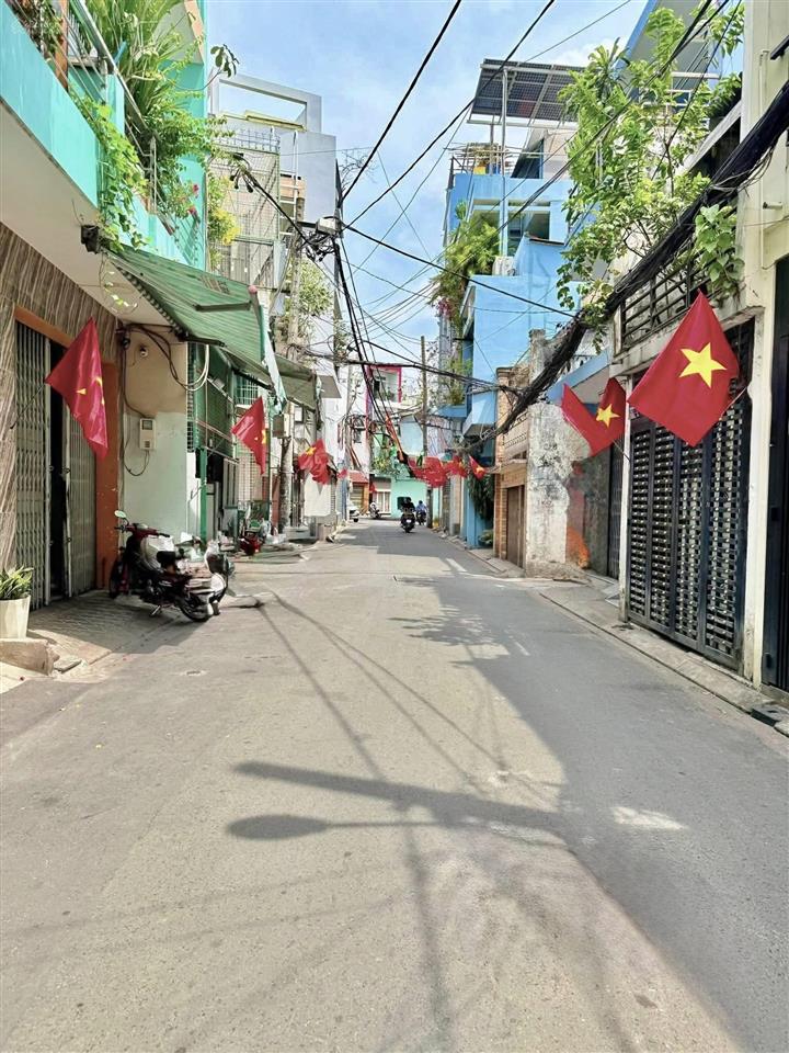 Bán gấp nhà lý thường kiệt giáp q10, hẻm xe hơi tránh, 81m2(5.4x15m) sổ a4, 5 tầng.chỉ 16.5 tỷ