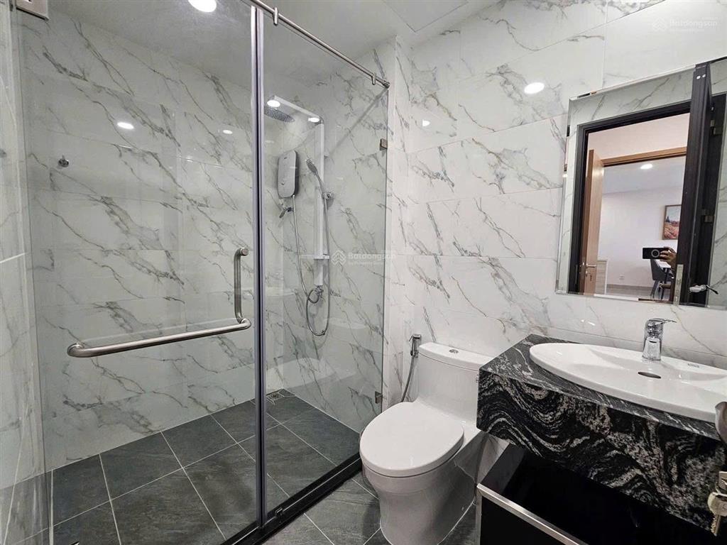 Cho thuê gấp 2pn 77m view biển, tầng trung, full nội thất, giá chỉ 10tr rẻ nhất dự án vào ở ngay
