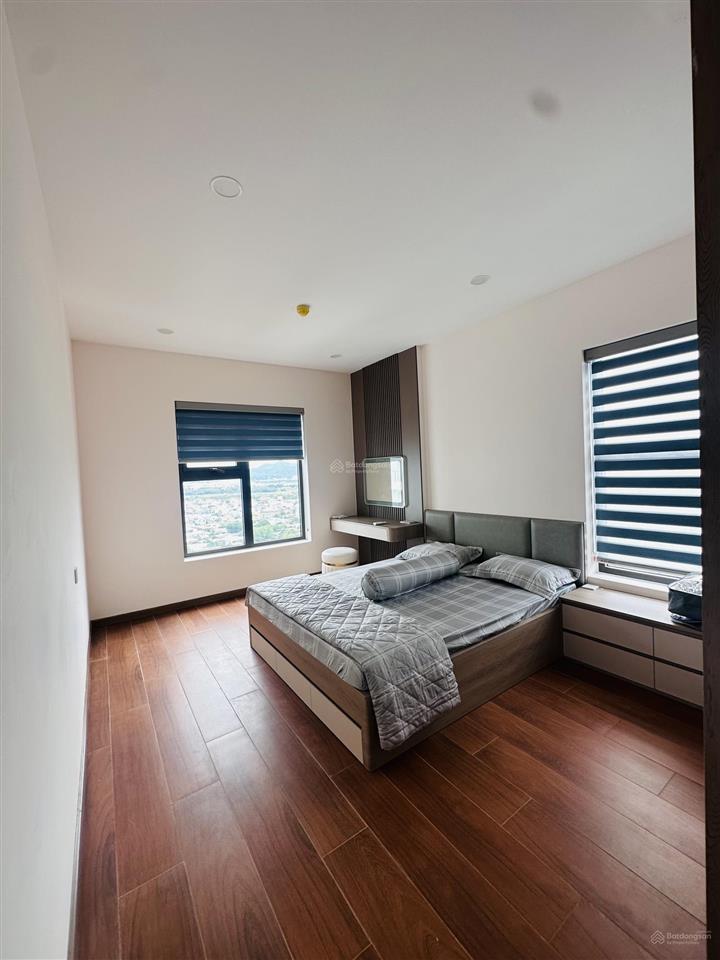 Cho thuê gấp 2pn 77m view biển, tầng trung, full nội thất, giá chỉ 10tr rẻ nhất dự án vào ở ngay