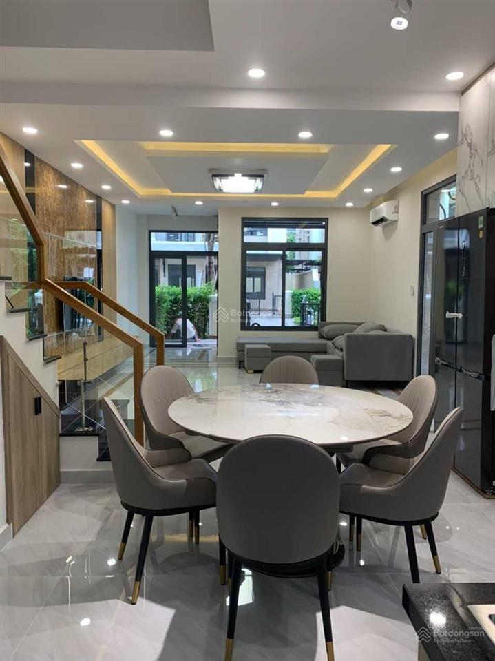 Cho thuê nhà mega village, khang điền, 1 trệt 2 lầu nội thất đẹp 12 triệu/tháng 0902 442 ***