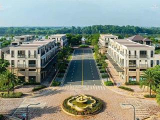 Cần tiền bán gấp shophouse 8x17m góc view bến du thuyền, trục đường 22m, nhà sẵn, cách pmh 35p
