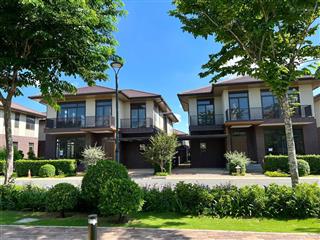 Cần tiền bán gấp biệt thự đơn lập 225m2, trục đường lớn, kế công viên, compound, cách pmh 35p