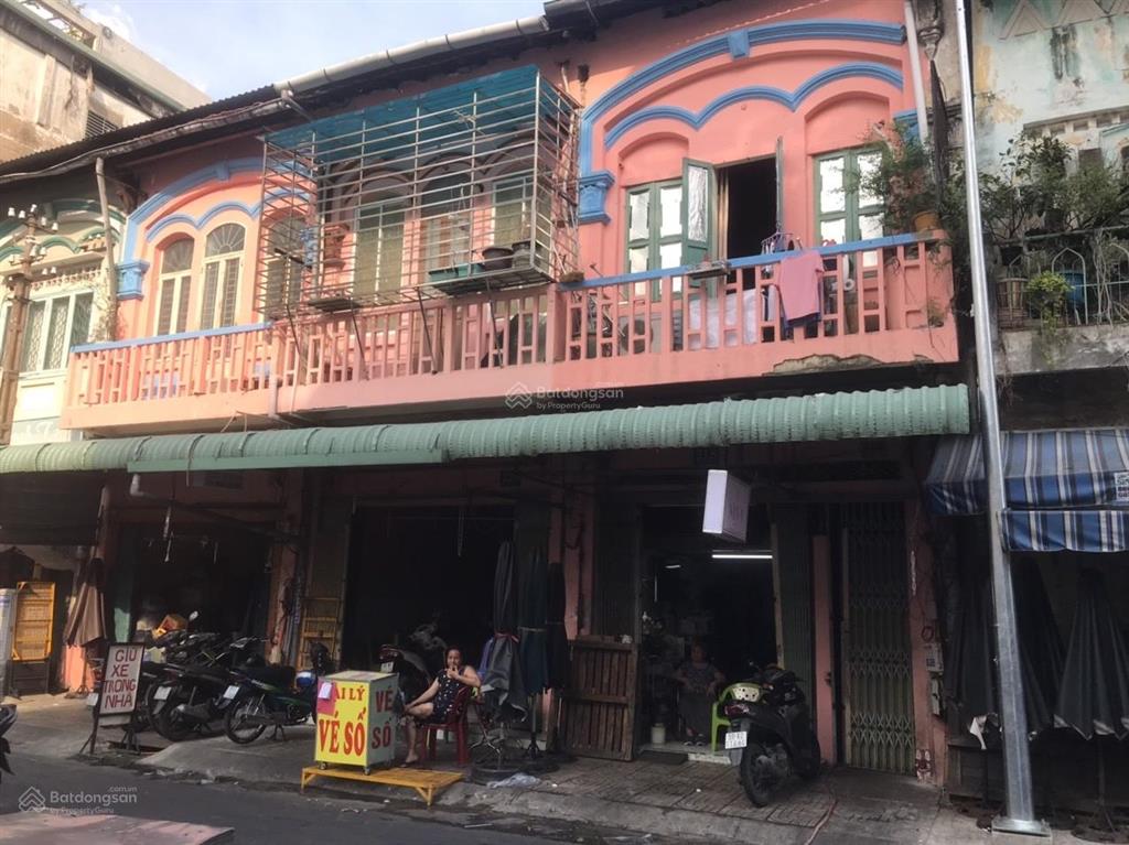 Bán gấp nhà mặt tiền ngang 4.2x19,5m. dt 81.5m2. phùng hưng, p14, q5. giá 18,5 tỷ  0938 888 ***