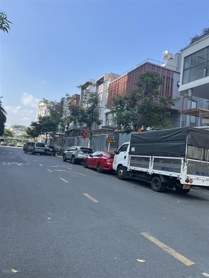 Bán gấp nhà mặt tiền 3x9m. 1t, 1 l, 4 l, đường 3/2, phường 6, quận 11. giá 11.8tỷ.  0938 888 ***