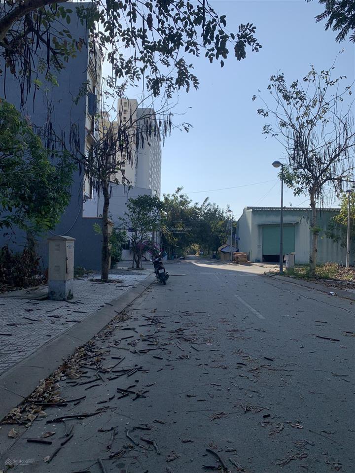 Bán nền kdc xuất nhập khẩu, đường bưng ông thoàn q9 dt 99m  7ty6