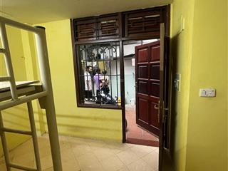 Cho thuê căn hộ tập thể, 45m2, ngõ 105 láng hạ, đống đa