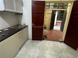 Cc bán căn tập thể tầng 1, phố láng hạ  trung tâm quận đống đasổ 30m/ 80m sd, vài bước ra phố