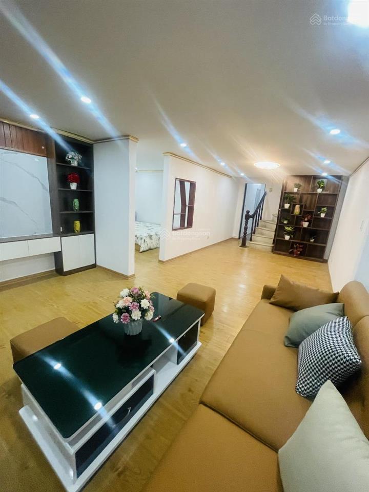 Bán căn tập thể thái thịnh, đống đa. dt 150m2(5 ngủ, 2vs). nhà 2 mặt thoáng, full nội thất, ở ngay