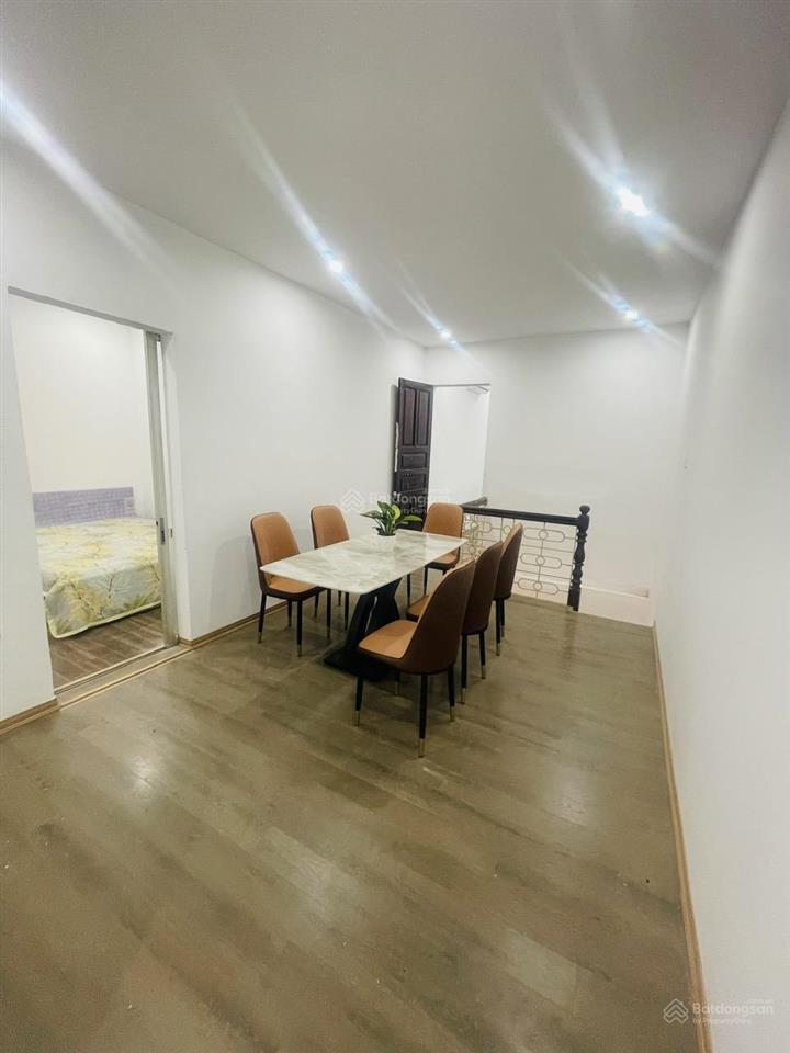 Bán căn tập thể thái thịnh, đống đa. dt 150m2(5 ngủ, 2vs). nhà 2 mặt thoáng, full nội thất, ở ngay