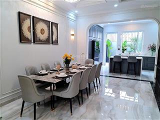 Bán tập thể tầng 1 thái thịnh  căn hiếm 150m2 2 mặt ngõ, 4 ngủ, 3 vs