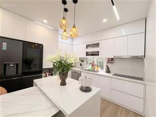 Sổ to. bán tập thể tầng thấp vĩnh hồ, thái thịnh, đống đa. 2 mặt thoáng, view sân chơi.