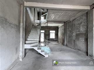 Chủ nhà định cứ bán gấp nhà phố 5x20m 1 trệt 3 lầu, nhà thô, giá 16.2 tỷ chốt,  0907 110 *** chiến
