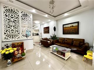 Cho thuê nhà phố view hồ đường 25m lakeview city. giá 35 triệu nhà hoàn thiện 4pn 5wc ở và làm vp